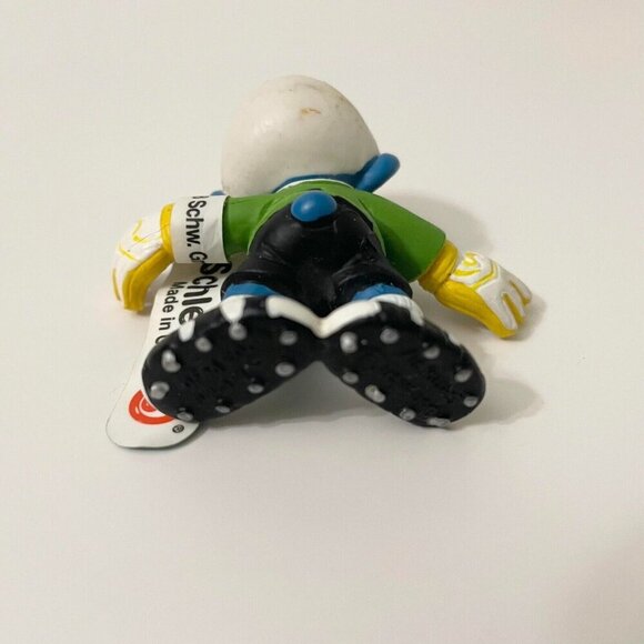 Smurfs Goalkeeper Smurf Soccer Goalie Figure PVC Toy Figurine - Picture 7 of 12